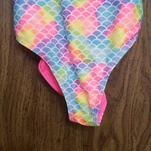 Swimsuit - Picture 4 of 6